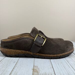 Earth women’s clogs mule slip on dark brown brass buckle  size 9